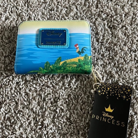 Moana loungefly Wallet - Picture 2 of 3